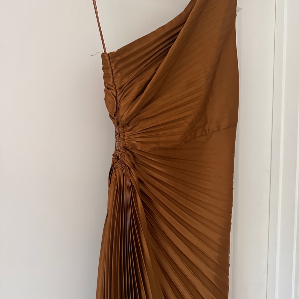 Vici One-Shoulder Pleated Copper Brown Asymmetrical Dress - Picture 8 of 11